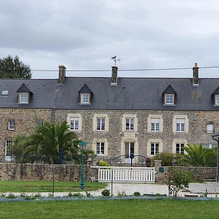 Chambres Du Logis De La Mare Du Parc Surtainville Εξωτερικό φωτογραφία