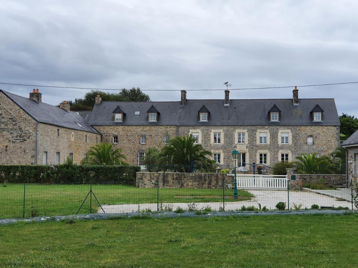 Chambres Du Logis De La Mare Du Parc Surtainville Εξωτερικό φωτογραφία
