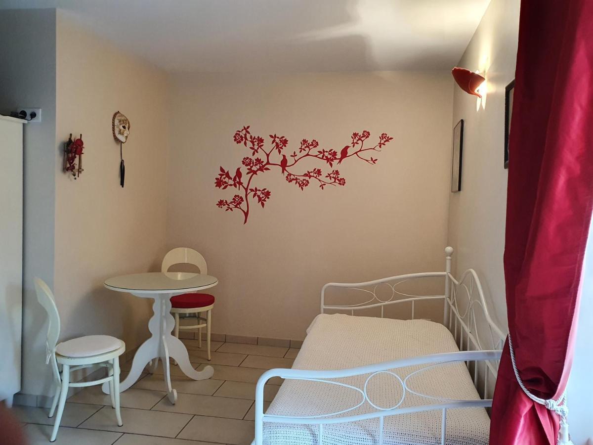 Chambres Du Logis De La Mare Du Parc Surtainville Εξωτερικό φωτογραφία